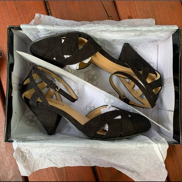 Currant Scones Heel in Black -from ModCloth - Picture 2 of 6